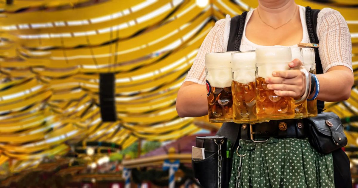 Popular Dirndl Colors and Their Cultural Significance in Oktoberfest Wears